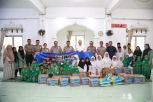 Hari Jadi ke-75 Humas Polri, Divhumas Polri Gelar Bakti Sosial untuk Lansia dan Anak Yatim